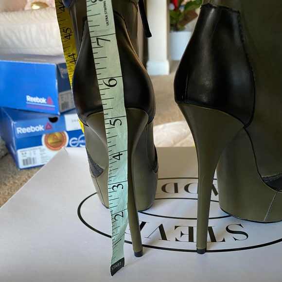 Steve Madden Sz. 7 Stiletto Boot - - Picture 7 of 7